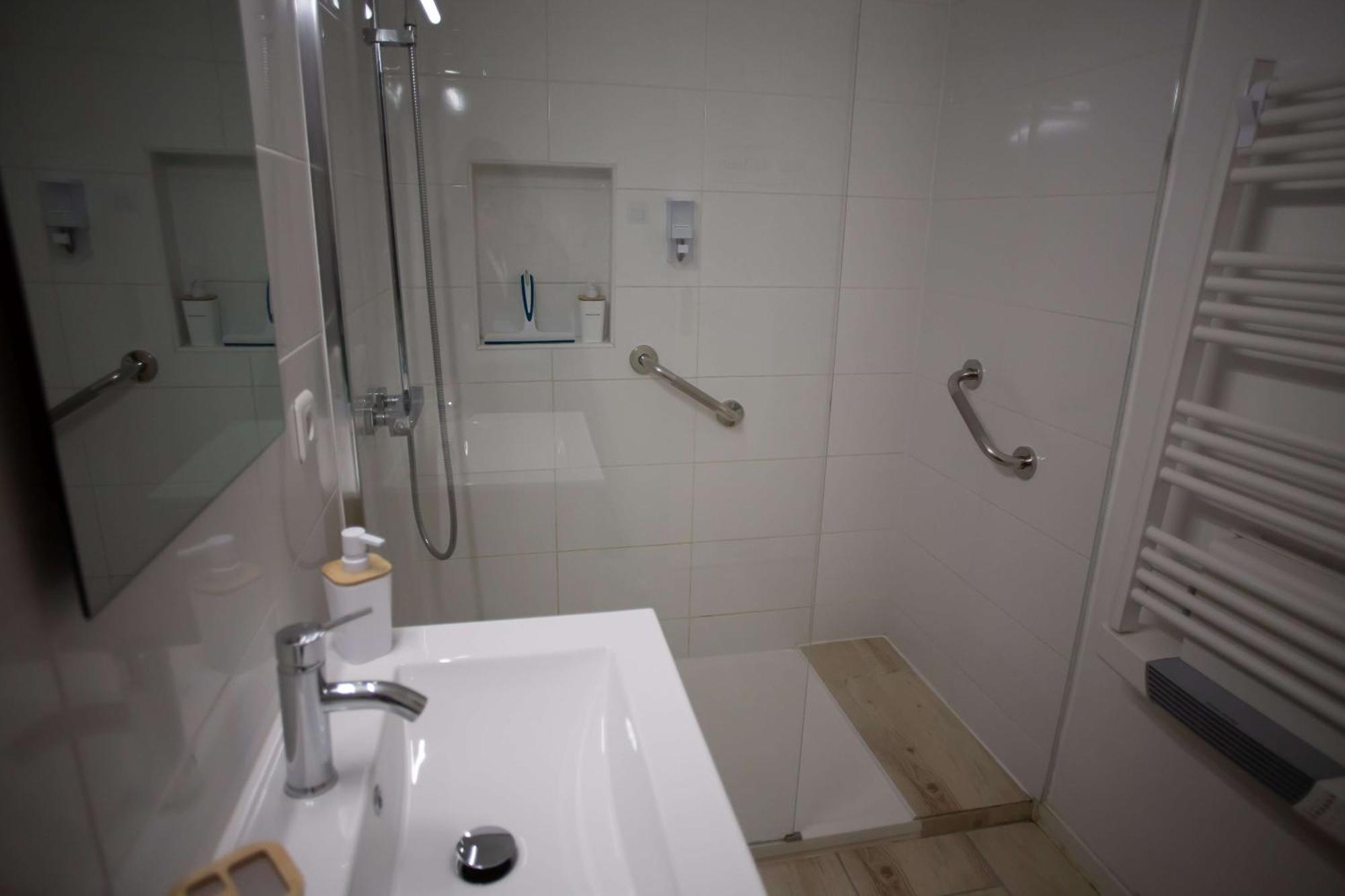Le Cypres - Appartement Ideal Pour Vos Vacances Ou Vos Deplacements Professionnels A Béziers Exterior foto
